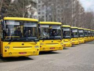 yviTeli-avtobusebis-600-kontroliors-umuSevrad-toveben