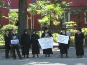 msvleloba-zugdididan-TbilisSi-Svilis-mkvlelebis-dasjis-imediT-VIDEO