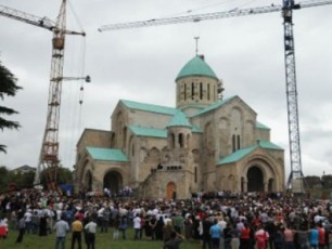 ratom-ar-daeswro-patriarqi-bagratze-jvris-aRmarTvis-ceremonials