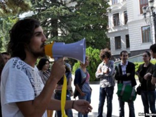 studentebis-protesti-Cven-ar-gvinda-Senoba-Cven-gvinda-universiteti