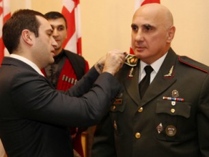 polkovnik-ZnelaZis-gacilebis-da-general-maior-kapanaZis-daniSvnis-oficialuri-ceremoniali-video