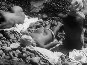 baTumi-1926-1930-ww-Tavisi-nudisturi-pliaJiT-video