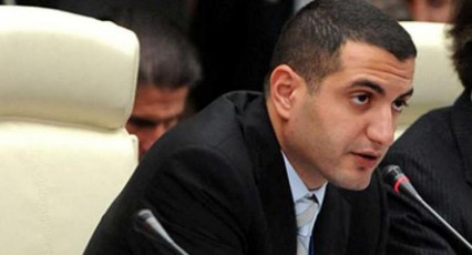 romel-biznesebs-kurirebs-saqarTveloSi-dRemde-Zebnili-braldebuli-da-damnaSave-daviT-kezeraSvili-da-ratom-ar-uketavs-finansur-arxebs-ocnebis-xelisufleba