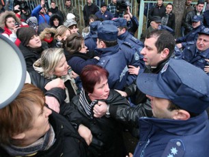 nacionaluri-moZraobis-maJoritarobis-romeli-kandidati-wvrTnida-ew-zonderebs-da-ra-gegmebi-CaeSala-saakaSvilis-gunds