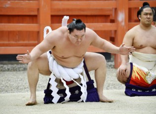 hakuho-noembris-baSos-gamotovebs