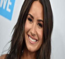 sareabilitacio-centris-datovebis-Semdeg-demi-lovato-socialur-mediaSi-dabrunda