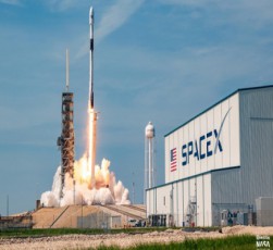 SpaceX-ma-istoriuli-misiis-farglebSi-orbitaze-64-Tanamgzavri-gauSva