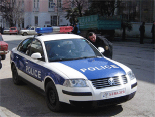 policiam-baTumSi-qarTuli-ocnebis-avtokolonis-40-mde-mZRoli-daajarima