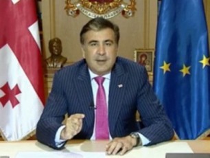 saakaSvili-politikur-Zalebs-mouwodebs-erTad-weron-erTianobis-da-ara-dapirispirebis-istoria