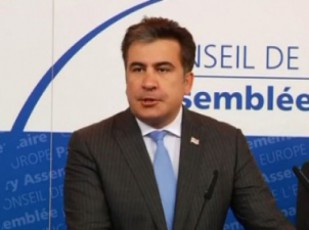 saakaSvili-vSiSob-rom-axalma-umravlesobam-SeiZleba-garkveuli-ziani-miayenos-qveyanas-am-gzis-arCeviT