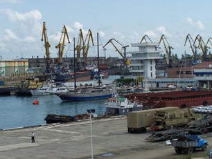 foTis-portSi-yvela-terminals-prezidentis-biZis-biznes-partniori-ioseb-doliZe-flobs