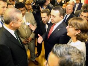 premieri-prezident-klintonis-saxeliT-gamarTul-miRebas-daeswro