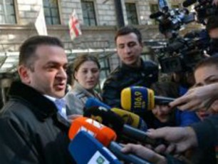 gedevan-fofxaZem-fraqcia-Tavisufali-demokratebi-datova