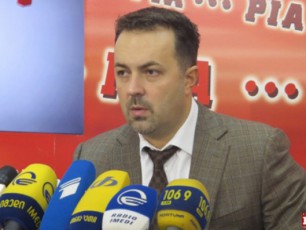 mec-igive-SekiTxvebi-damebada-rac-yofil-premier-ministrs