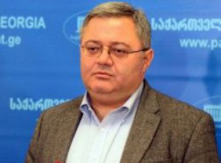 parlaments-azrTa-mravalferovneba-uxdeba