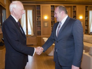 saqarTvelos-prezidenti-general-gari-jonsons-Sexvda