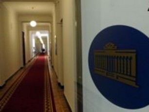 mmarTvel-umravlesobaSi-sakonstitucio-sasamarTlos-mosamarTlis-kandidaturaze-ver-Tanxmdebian
