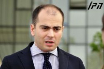 giorgi-kandelaki---mindia-janeliZem-pirvel-moadgiled-nino-burjnaZis-partiis-mmarTveli-sabWos-wevri-daniSna