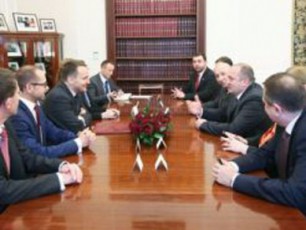 giorgi-margvelaSvili-radoslav-sikorskis-Sexvda