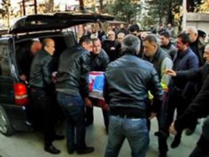 unda-morCes-politikuri-spekulaciebi-vTxov-yvelas-Tavi-dagvanebon