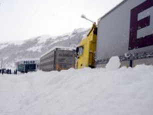 mleTa-gudauris-gza-calmxrivad-gaixsna