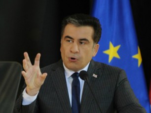 mixeil-saakaSvili-saqarTveloSi-dabrunebaze---amas-qarTveli-xalxi-gaakeTebs