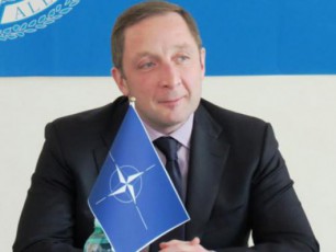 mTavroba-ramden-xans-apirebT-kidev-elCis-daniSvnis-gaWianurebas-xom-gamoxvediT-emociur-solidaruli-gaugebrobidan