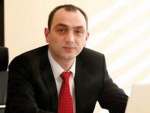 parlamentSi-erovnuli-bankis-prezidents-xvdebian