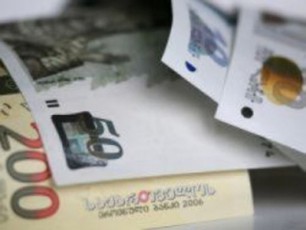 laris-kursi-dolarTan-mimarTebaSi-mcirediT-gamyarda