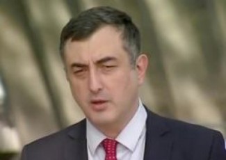 sergo-ratiani-qveynis-sagareo-mimarTulebaze-politikuri-debatebis-gamarTvas-aucileblad-miiCnevs