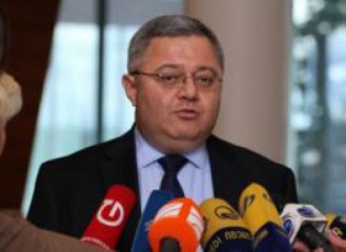 parlamentis-Tavmjdomare-sakonstitucio-komisiis-wevrebs-xvdeba