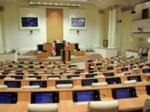 komitetebis-sxdomis-dawyebamde-umravlesobisa-da-umciresobis-wevrebs-Soris-Selaparakeba-moxda