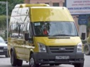 Tbilisis-mikroavtobusi-acxadebs-rom-mikroavtobusiT-mgzavrobis-safasuri-ar-Zvirdeba