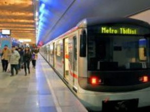 metropoliteni-11-aprilis-2400-saaTidan-12-aprilis-0400-saaTamde-mgzavrebs-ufasod-moemsaxureba