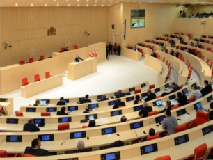 gigla-agulaSvils-da-Tina-xidaSels-deputatis-uflebamosileba-SeuwydaT