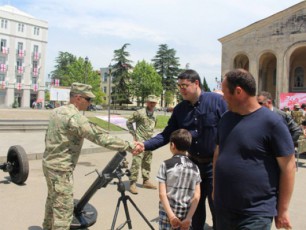 ozurgeTis-gamgebeli-municipalitetis-soflebs-Soris-frenburTSi-tradiciul-Sejibrs-daeswro