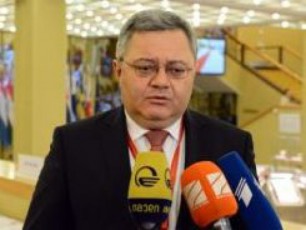cxovreba-gvaZlevs-saSualebas-vnaxoT-da-gamocdilebad-vaqcioT-kargic-da-cudic