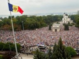 moldovis-premieri-demonstrantebs-maTi-moTxovnebis-Seswavlis-pirobas-aZlevs