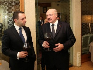 premier-ministri-aleqsandre-lukaSenkos-saprezidento-arCevnebSi-gamarjvebas-ulocavs