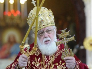 patriarqma-mrevls-saqarTvelos-taZrebSi-24-saaTiani-locvis-kurTxeva-misca