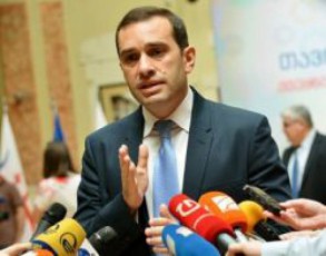 irakli-alasania---swori-gavakeTeT-rom-saakaSvili-movacileT-Cvens-sazogadoebas-magram-meore-ubedurebisken-mivdivarT