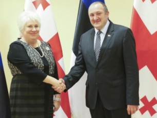 saqarTvelos-prezidenti-estoneTis-sagareo-saqmeTa-ministrs-Sexvda