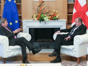saqarTvelos-prezidenti-evrokomisar-iohanes-hans-Sexvda