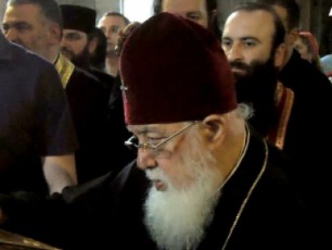 patriarqis-iniciativiT-sapatriarqos-fondi-usaxlkaro-bavSvebisa-da-mozardebisTvis-TavSesafars-gaakeTebs