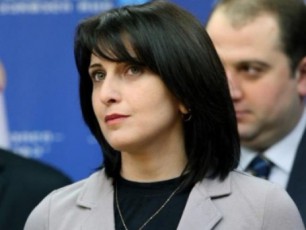 ana-doliZe-politikuri-simpaTiebisgan-daclilia