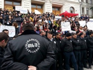 studentebis-nawili-Tsu-s-TviTmmarTvelobis-wevrebs-universitetis-SenobaSi-SeWris-mcdelobaSi-adanaSaulebs