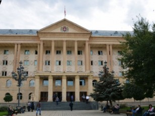 faruli-Canawerebis-saqmeze-braldebuli-gela-Rurwkaia-brals-aRiarebs