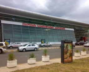 wminda-cecxlis-saqarTveloSi-Camosatanad-Tbilisis-aeroportSi-saremonto-samuSoebi-erTi-dRiT-SeCerdeba