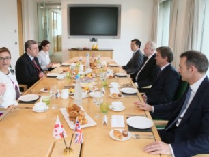 giorgi-kvirikaSvili-BP-is-aRmasrulebel-direqtor-bob-dedlis-Sexvda
