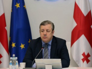 premier-ministri-socialurad-daucvel-qalbatons-daxmarebas-dahpirda